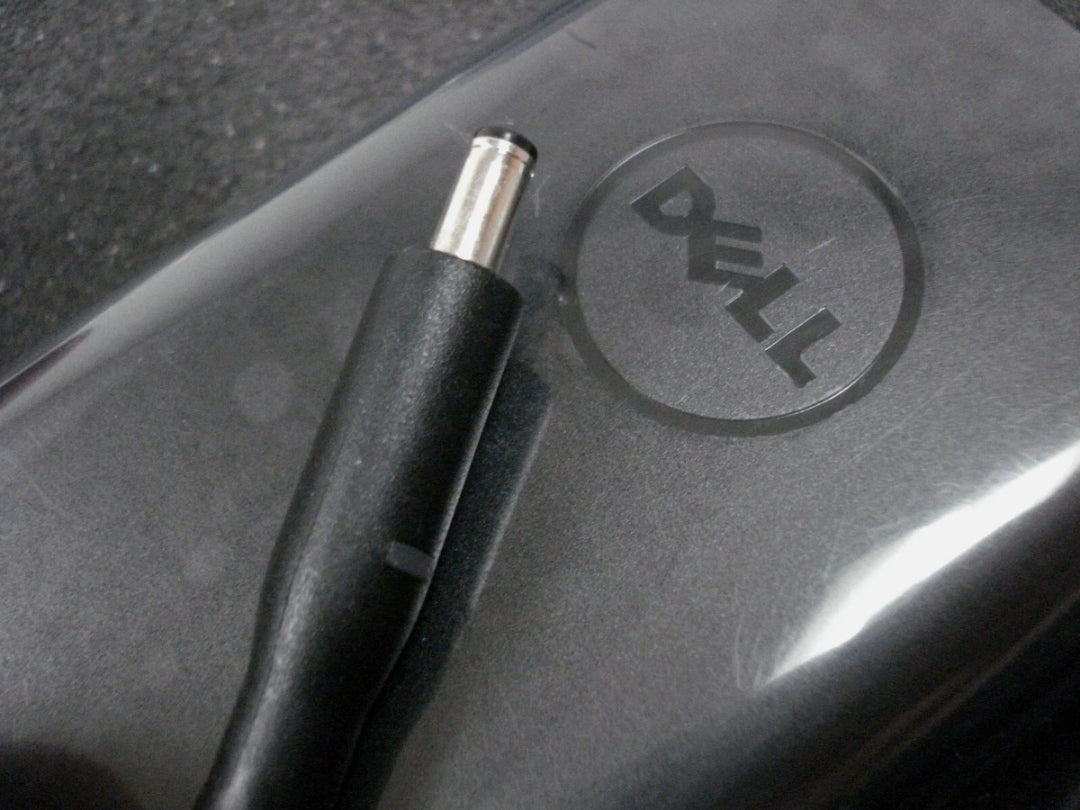 Dell Original 130W AC Adapter Laptop Charger ( 4.5 mm ) ( 1 Yr Warranty ) Model No : DA130PM130